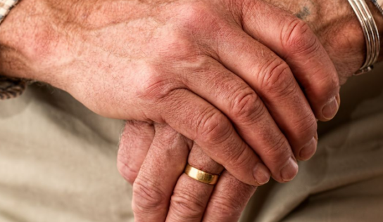 SEPES Atención Domiciliaria explica cómo garantizar la seguridad en la atención domiciliaria para personas mayores