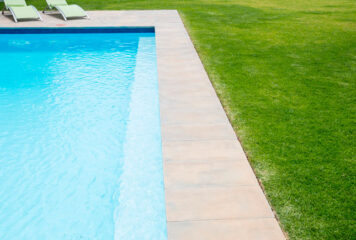 Elegancia y durabilidad: las piscinas de fibra que transformarán tu espacio exterior
