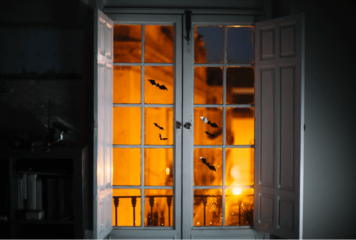 Aluvidal explica cómo decorar puertas y ventanas de aluminio para un Halloween espeluznante y elegante