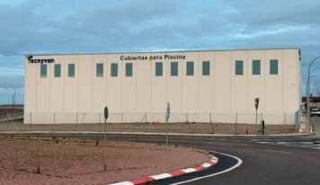 Tecnyvan inicia producción en su nueva fábrica de cubiertas para piscinas en Salamanca